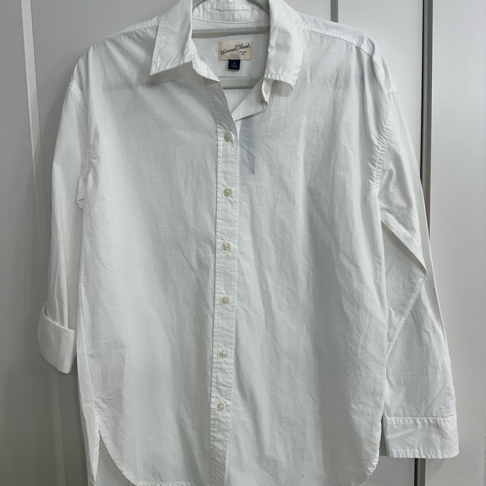 Universal Thread White Casual Button-Down Shirt